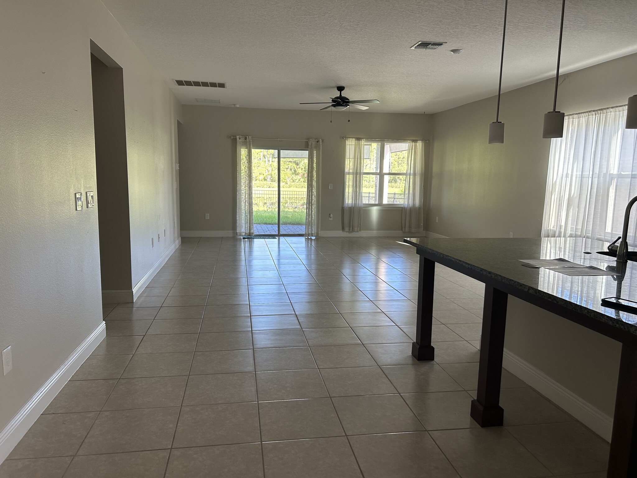 Building Photo - 5567 Estero Loop