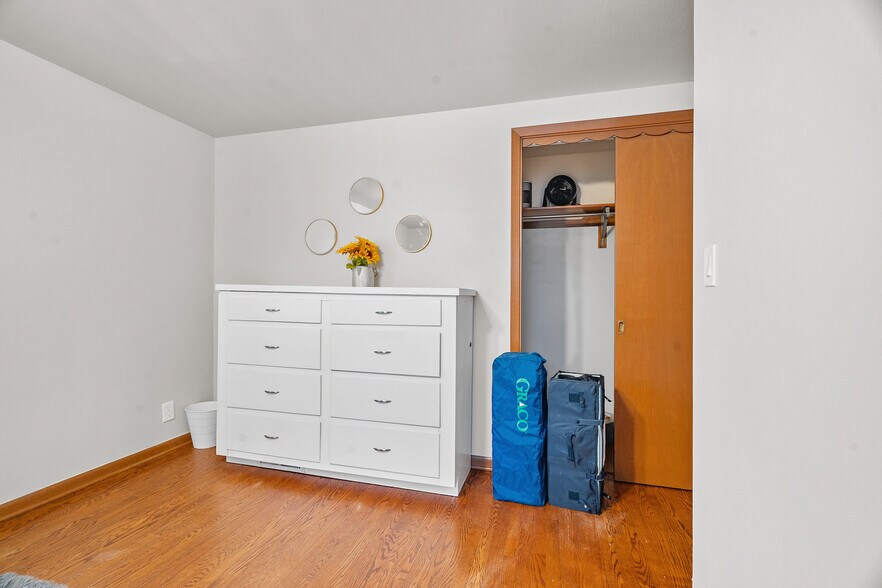 Building Photo - 1077 Liberty St