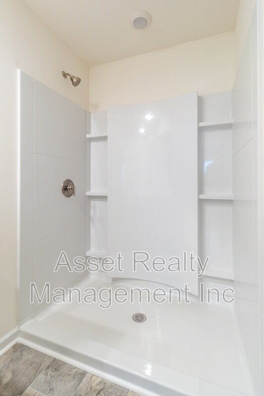 Building Photo - 2076 Southwood Cir