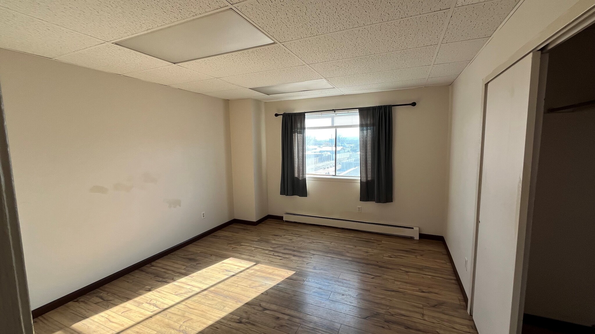 Building Photo - 496 28 1/2 Rd