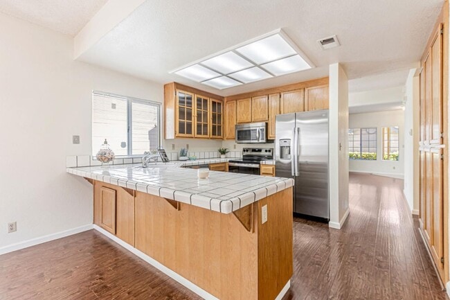 Building Photo - 39737 Potrero Dr