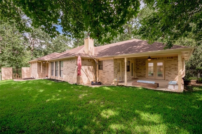 Building Photo - 2232 Azalea Cir