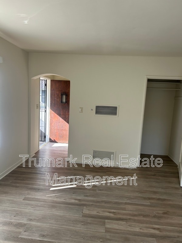 Building Photo - 1451 E Broadway