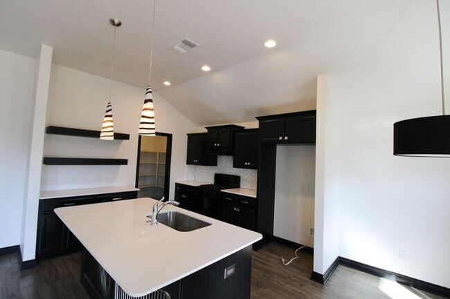 Building Photo - New Construction