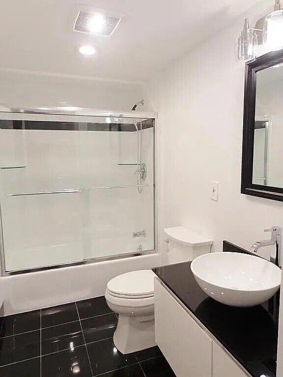 Building Photo - 131 Coolidge Ave