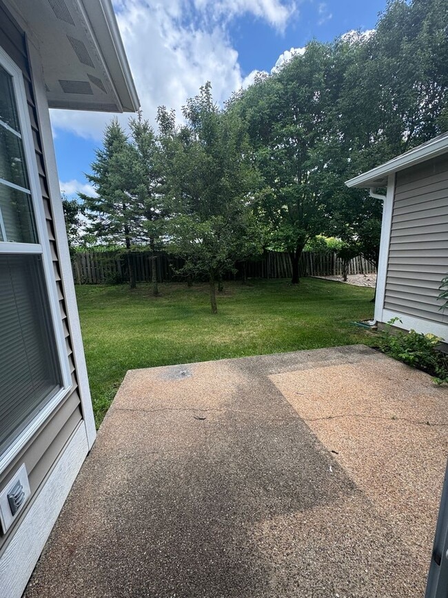 Building Photo - 581 Beehler Dr