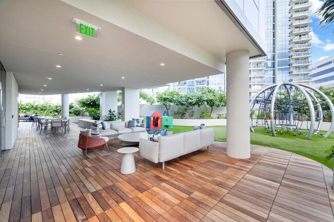 Building Photo - 1388 Kapiolani Blvd