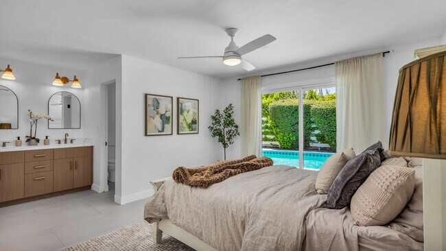 Building Photo - 1111 S San Joaquin Dr