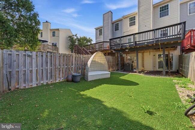 Building Photo - 10703 Campus Way S