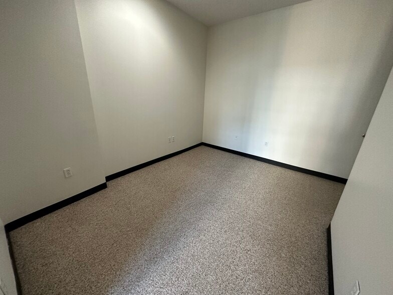 Building Photo - 117 E Berkeley St