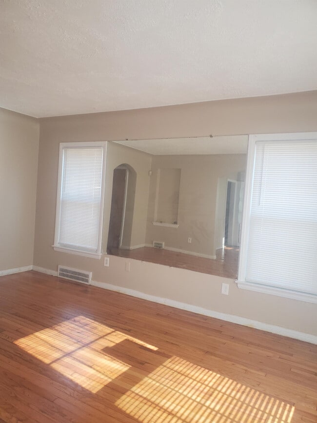 Building Photo - 12311 Laing St