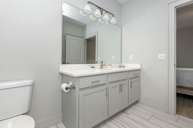 Building Photo - Fully furnished luxurious waterfront condo at The Inlet!