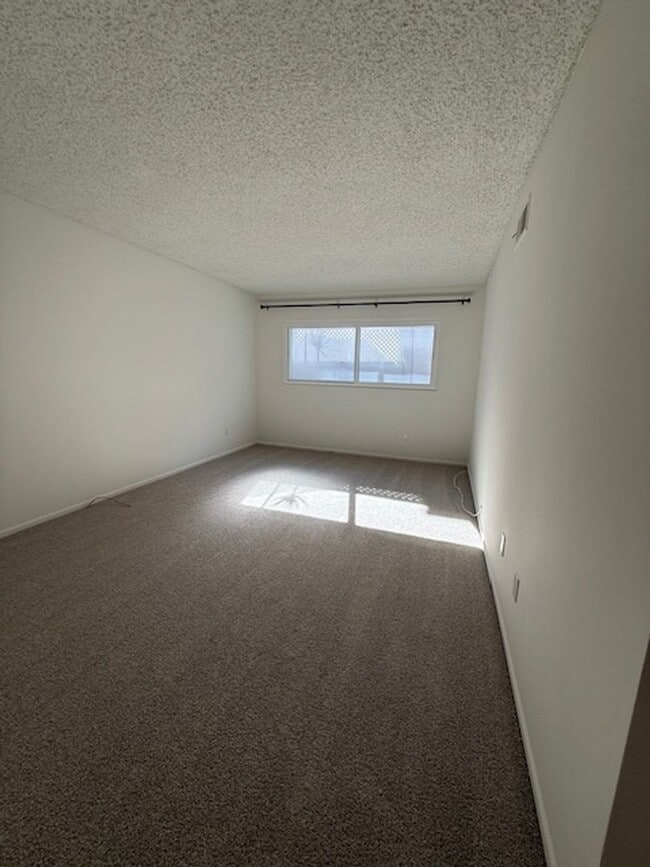 Building Photo - 420-22 Rees Street