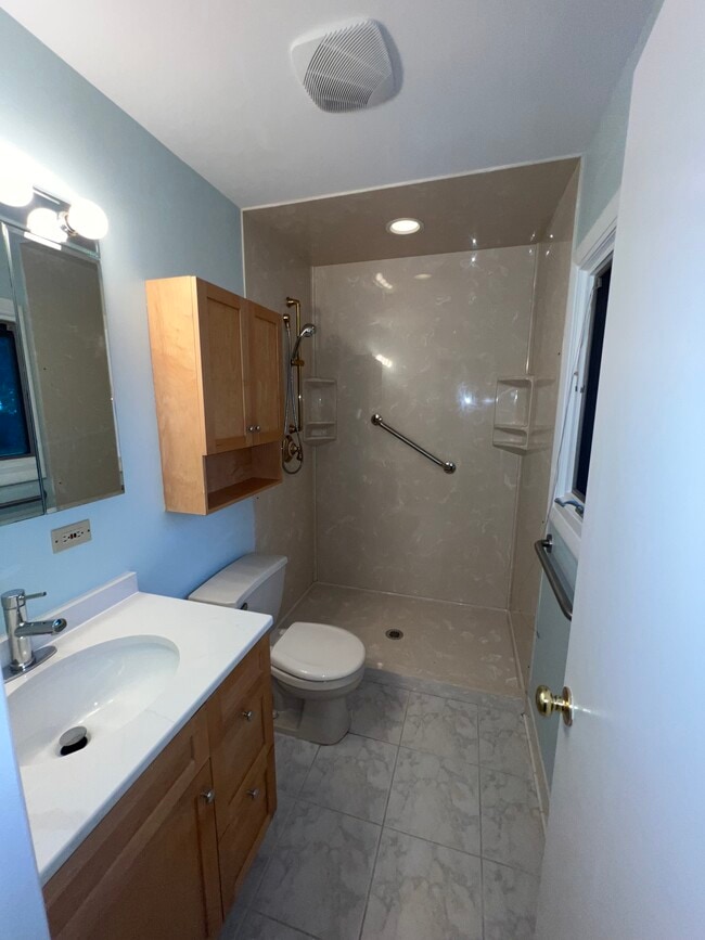 Building Photo - 112 Braemar Dr