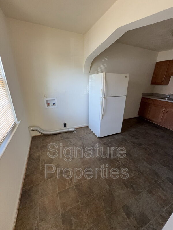 Building Photo - 201 Glendale Ave