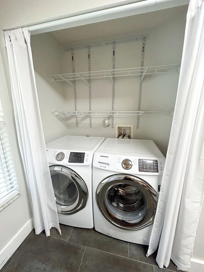 Building Photo - Hailey Gardens #125