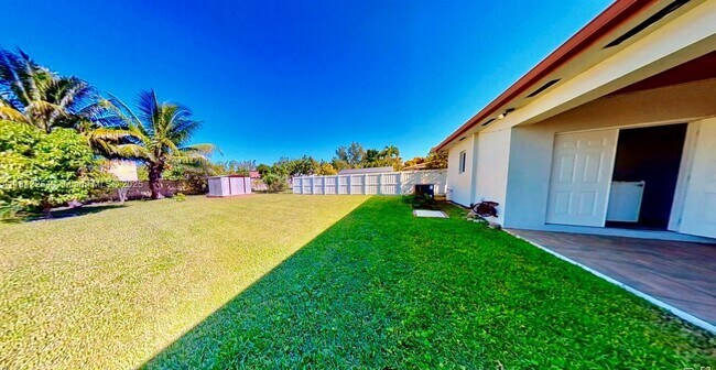 Building Photo - 8943 SW 25th St