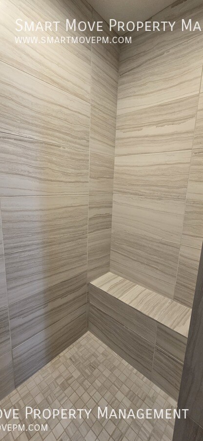 Building Photo - 3213 S Shadywood Way