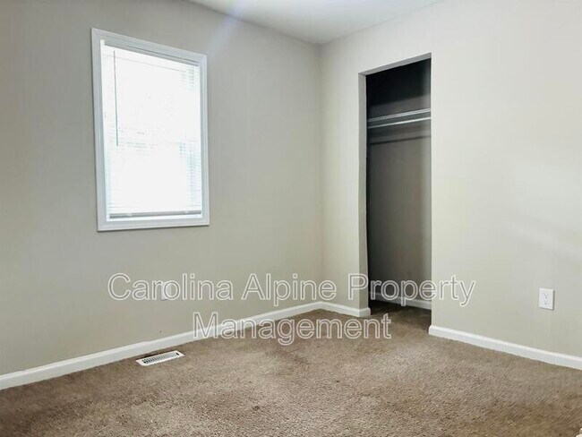 Building Photo - 1100 Spann St
