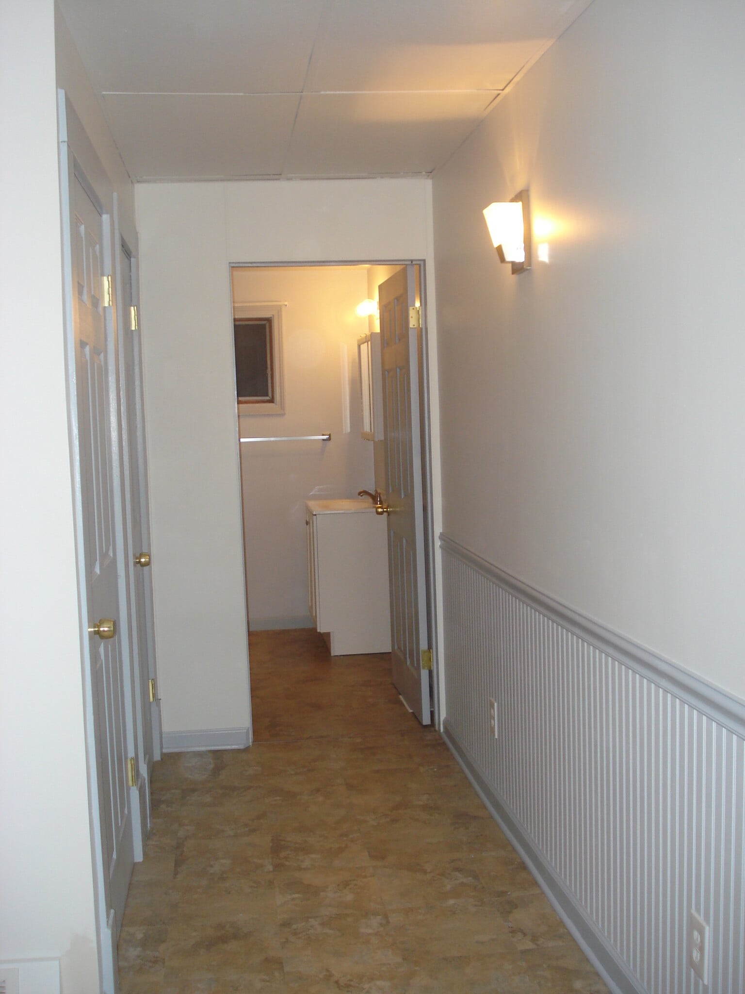 Building Photo - 11 N Wade Ave