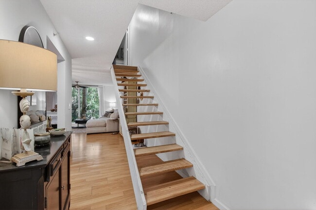 Building Photo - 1100 Scotia Dr