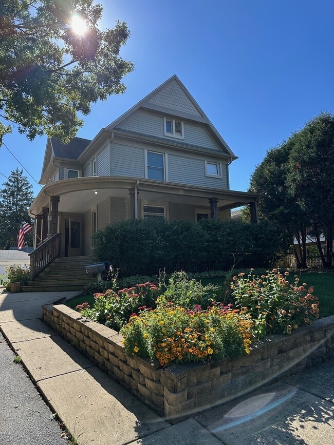 Building Photo - 226 Griffing Ave