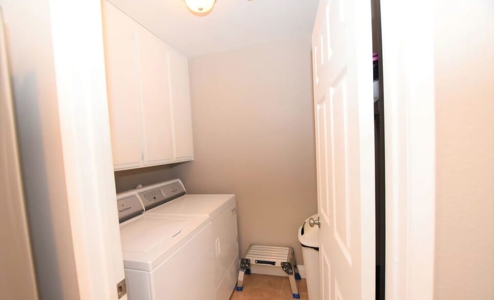 Building Photo - 1279 Calle Bonita