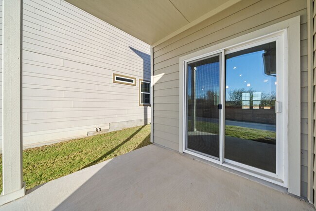 Building Photo - 217 Pinnacle Ln