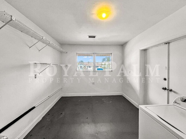 Building Photo - 7300 Barragan Rd