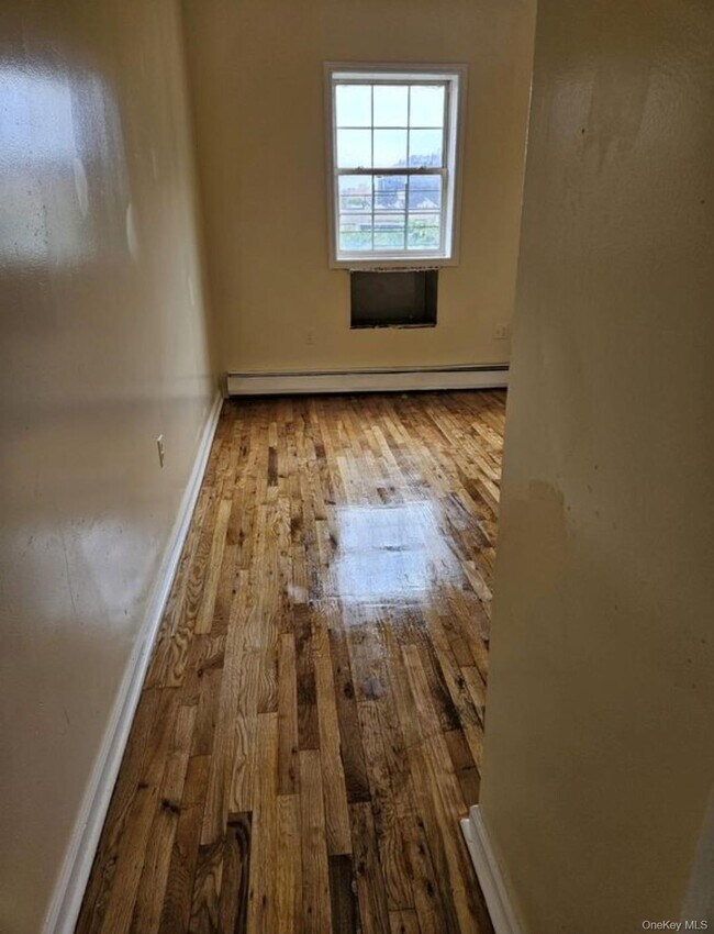 Building Photo - 873 Elsmere Pl