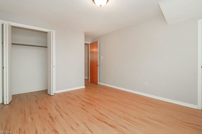 Building Photo - 11425 Tonsing Dr