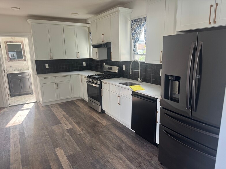 Kitchen - 332 Midland Ave
