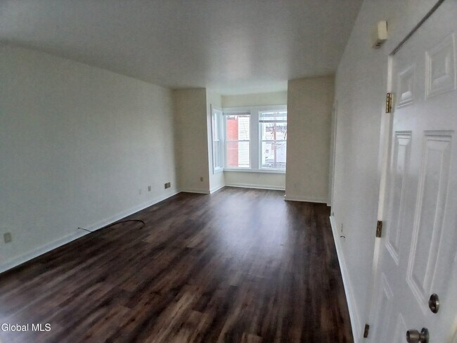 Building Photo - 91 Park Ave