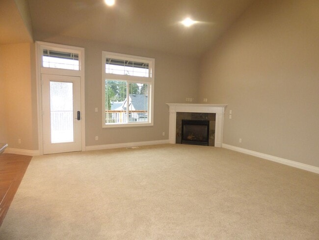 Building Photo - 5 Bedroom Home in South Salem! Near I-5