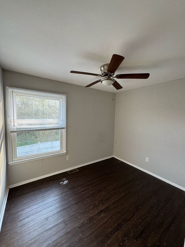 Building Photo - 3 Bed 1 Bath Home in Sicklerville