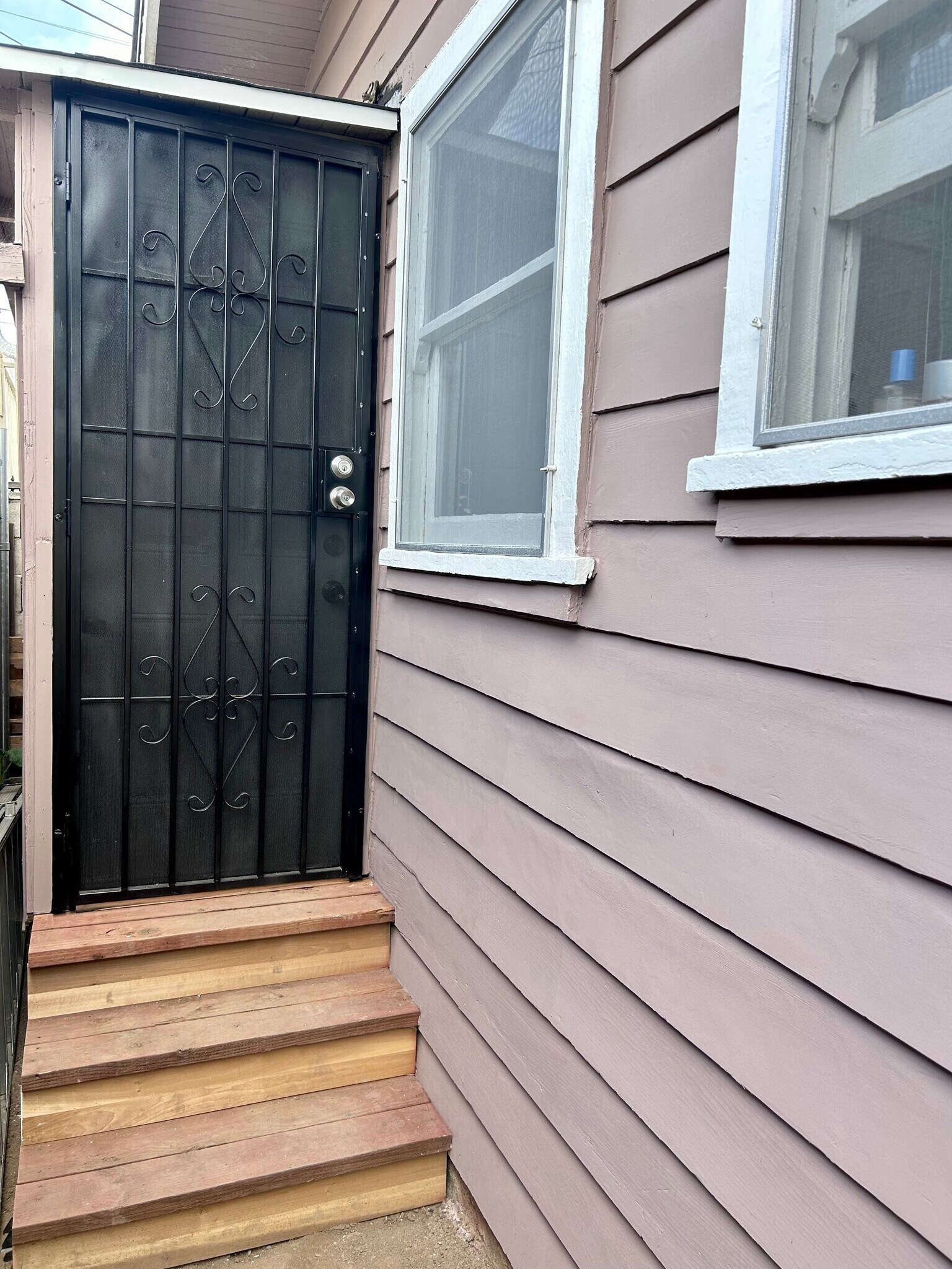Backdoor - 1613 6th Ave