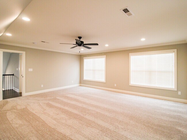 Building Photo - Beautiful two story home at Whispering Pines!
