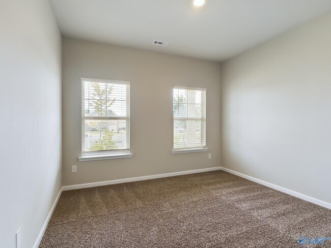 Building Photo - 333 Yogi Ct NW