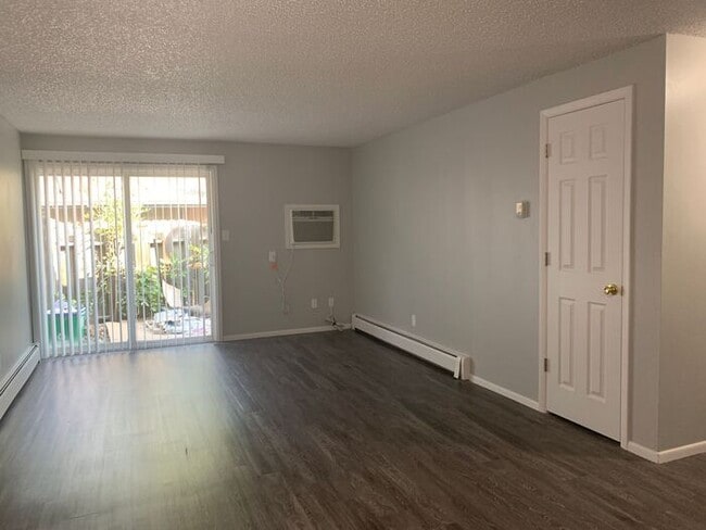 Building Photo - Updated 2 bedroom ranch in north Loveland!...