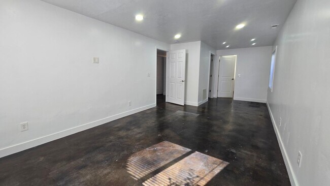 Building Photo - 6911 Hunter Dawn Way