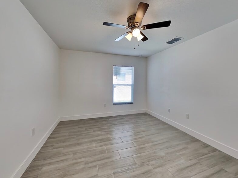 Building Photo - 2188 Hawkins Ave