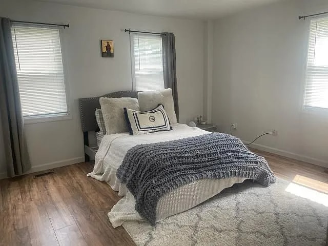 Building Photo - 240 Springfield St