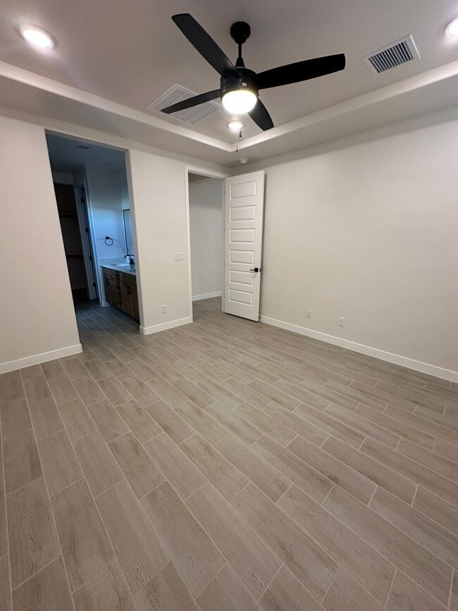 Building Photo - 1471 Cabin Creek Ave