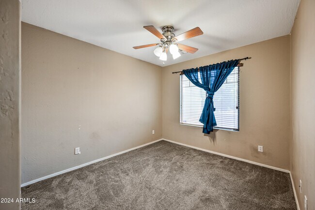 Building Photo - 2992 E Blue Ridge Way