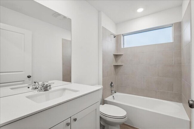 Building Photo - 212 Seven Seas Dr