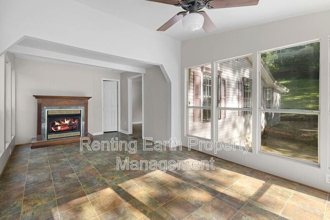 Building Photo - 1412 12th Ave