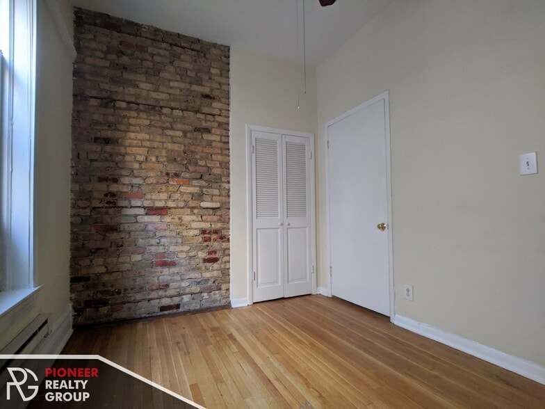 Building Photo - 1224 N Dearborn St