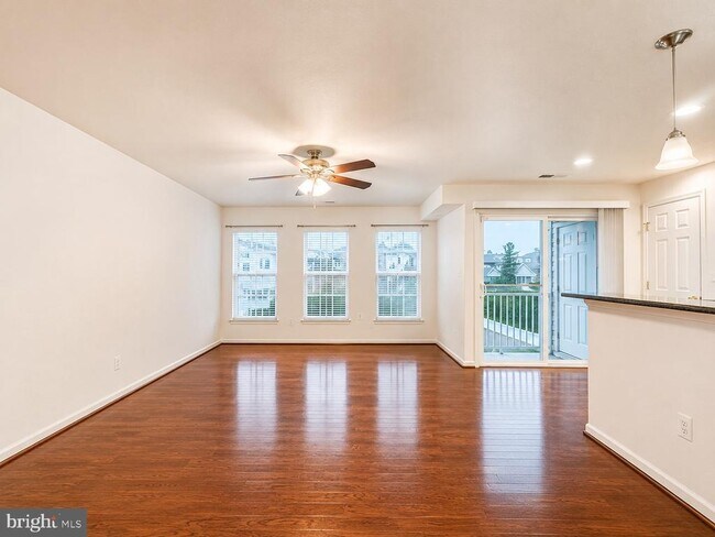 Building Photo - 6076 Wicker Ln