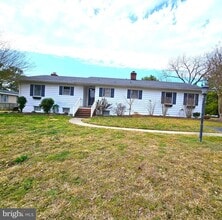 Building Photo - 103 Shawnee Cir