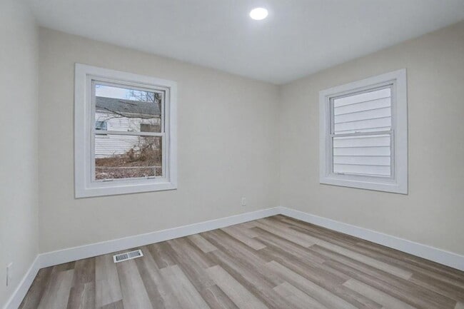 Building Photo - 4472 Curundu Ave